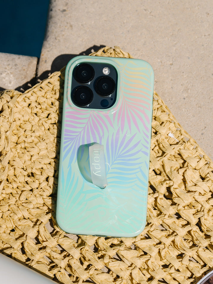 An Aquamarine Dream Loopy Case.|| feature-media