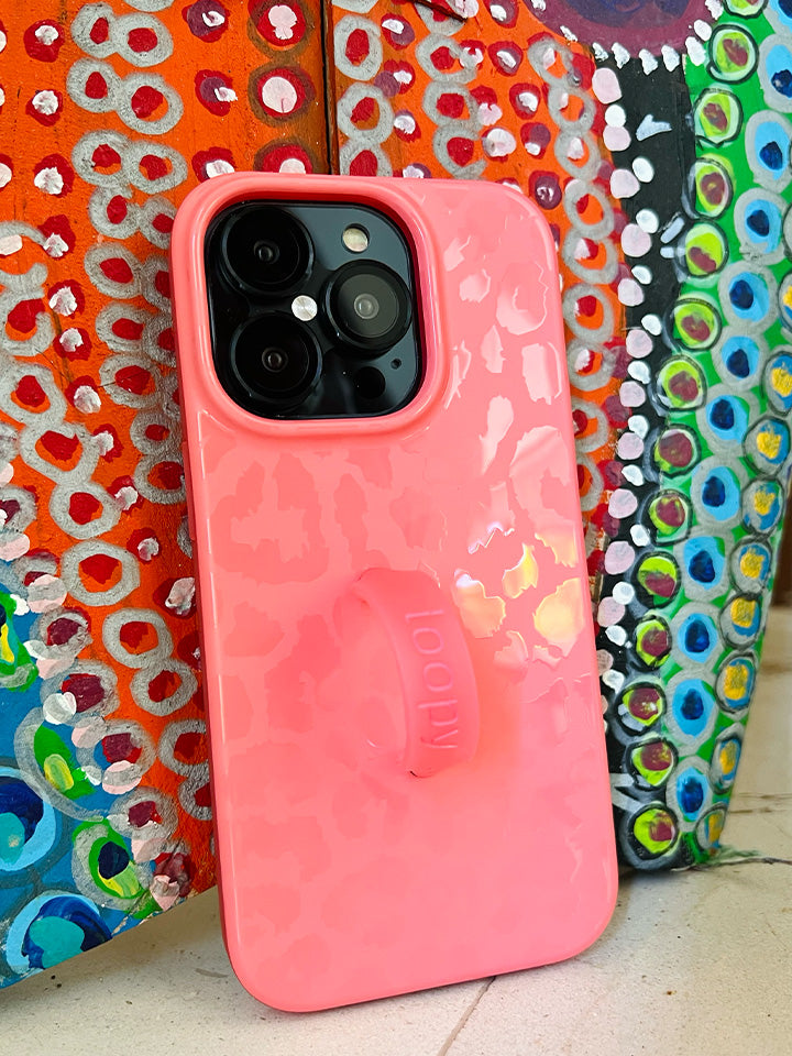 A Coral Leopard Loopy Case.|| feature-media