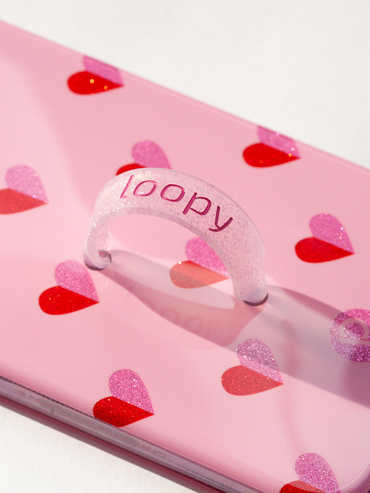 A close up of a Sweetheart Sparkle Loopy Case. || feature-media