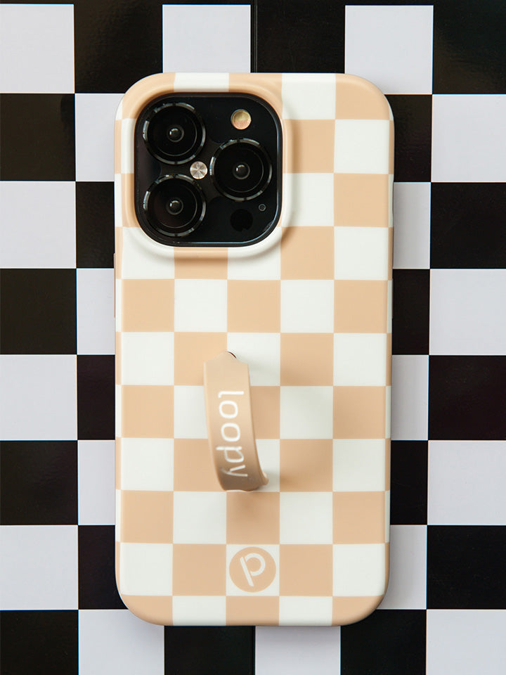 A Sand Dollar Checkered Loopy Case.|| feature-media